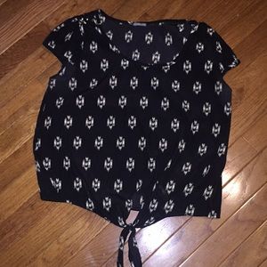 Black and white patterned shirt